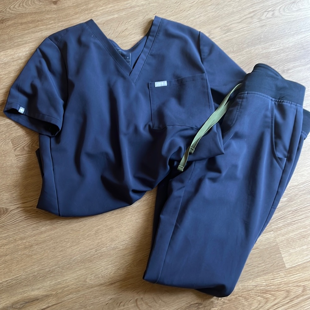 Figs M Catarina and S Zamora joggers quiet navy